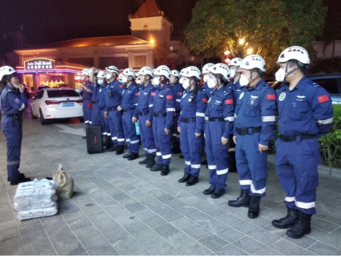 Thandizani wina ndi mnzake ndikugwirira ntchito limodzi kuthana ndi mliriwu: Bailikind adapereka masks otayira opangira opaleshoni ndi magolovesi a nitrile kwa Xiamen